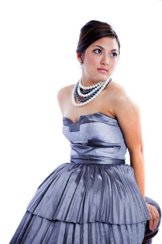 Anna Cabe Debut